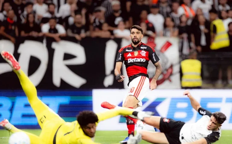 Corinthians empata com Flamengo e amplia jejum para sete jogos