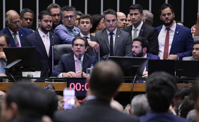 Discussão e Votação de Propostas Legislativas.
