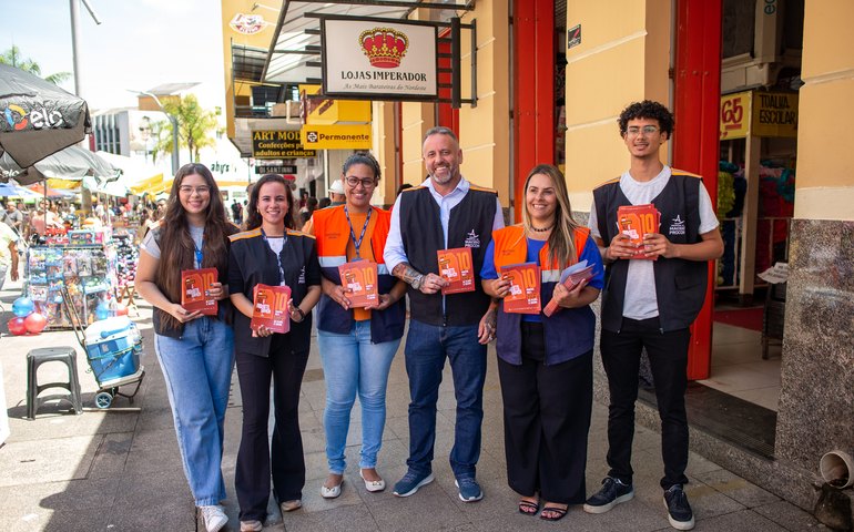 Procon Racial promove ação informativa no Centro de Maceió