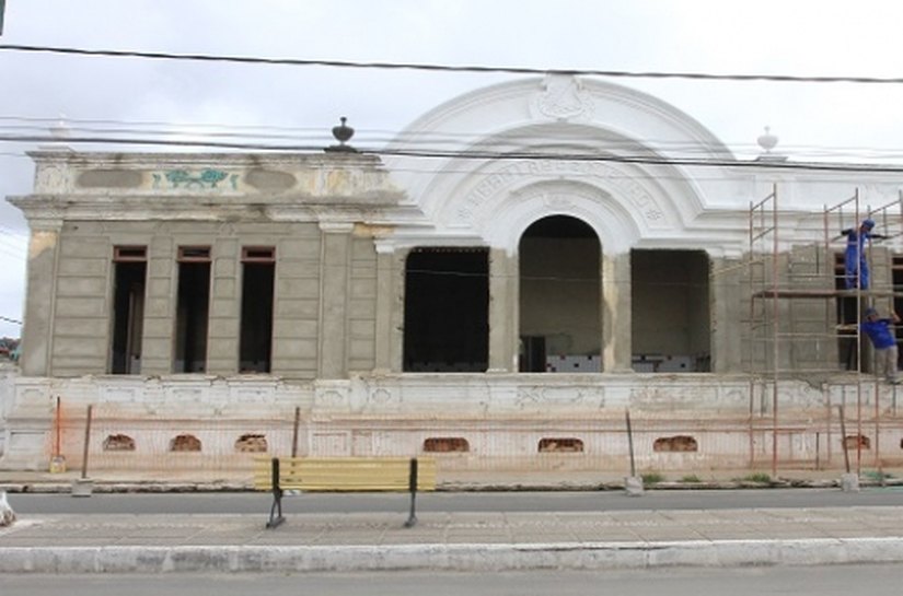 Prédio histórico que abriga Escola em São Luiz do Quitunde é reconstruído