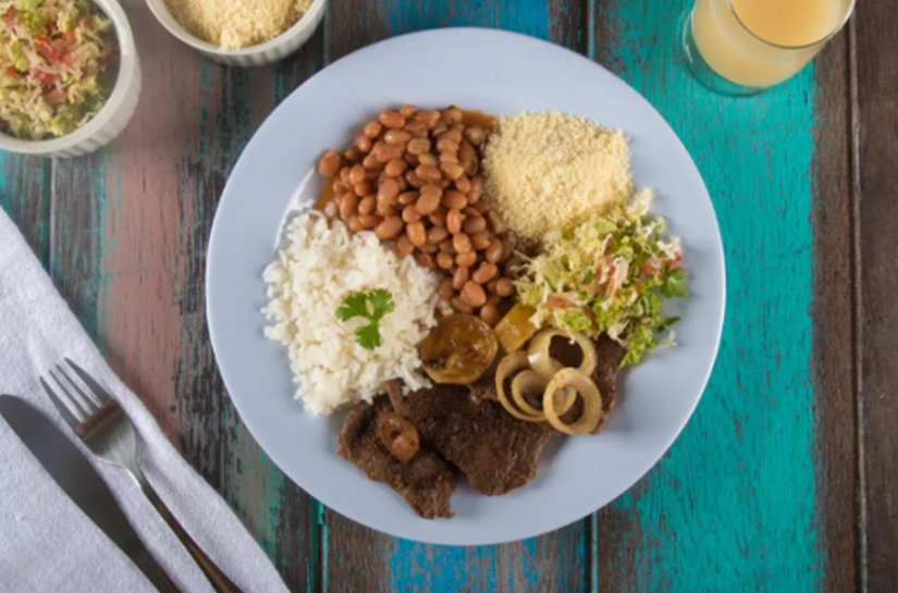 Muito além do arroz e feijão: 6 guarnições que fazem toda a diferença no sabor e apresentação