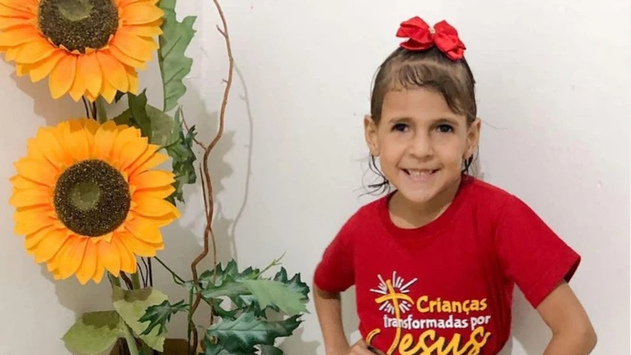 Mãe pede ajuda para custear cirurgia para a filha não perder a visão