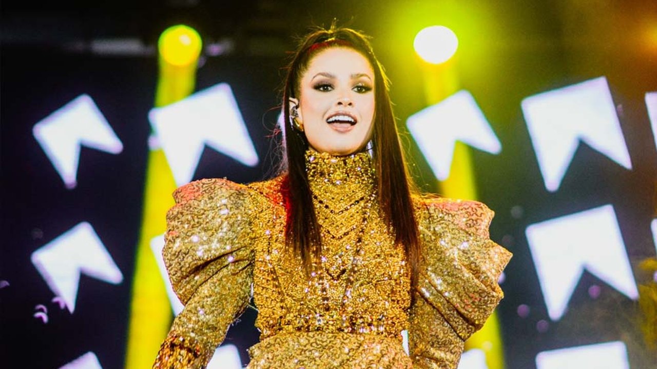 Juliette emociona em show de estreia no São João de Campina Grande