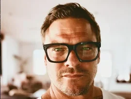 Astro de 'Velozes e Furiosos' e 'Reacher' é flagrado espancando vizinho