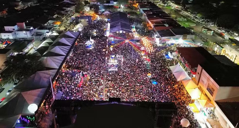 Prefeitos e prefeitas do Alto Sertão assinam carta aberta fixando limite de R$ 500 mil para cachês artísticos