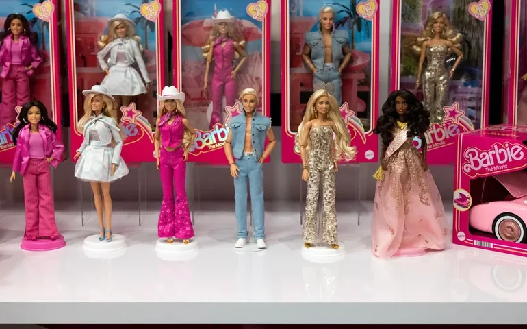 Mattel lança primeira Barbie cega e a nova Barbie com síndrome de Down