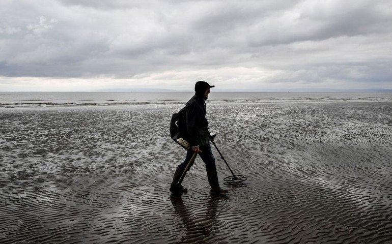 Selo com imagem de Francisco de Assis do século XIV é encontrado por entusiasta na Dinamarca (FOTOS)