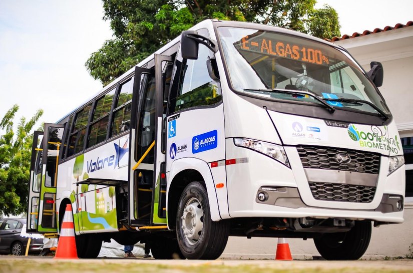 Uso do GNV em caminhões e ônibus cresce como alternativa mais limpa