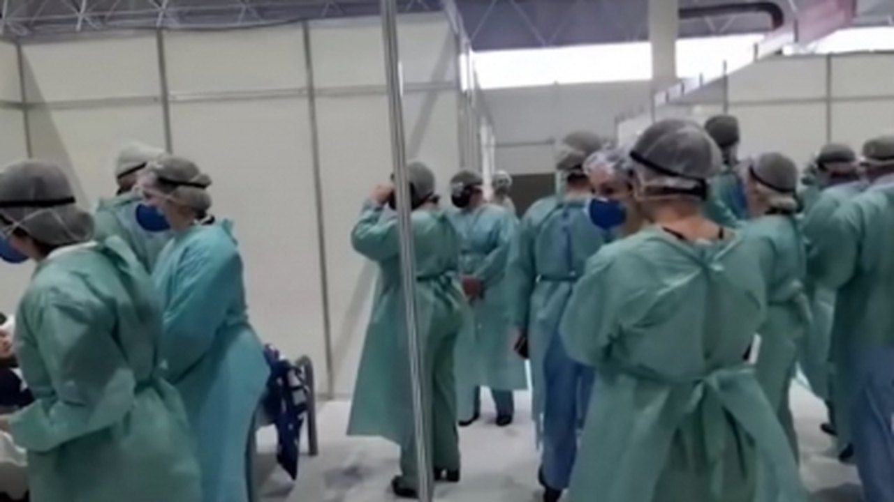 Deputados invadem hospital de campanha do Anhembi e provocam tumulto