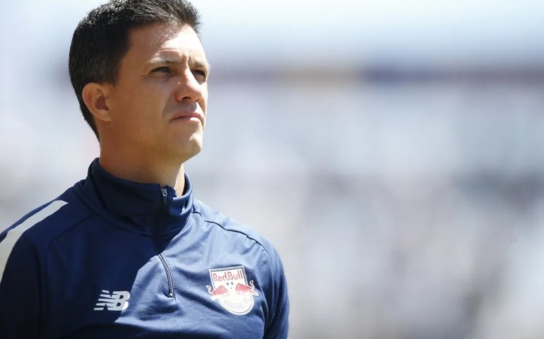 Red Bull Bragantino antecipa saída de Maurício Barbieri após vexame em Fortaleza