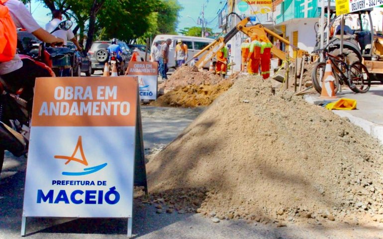 Prefeitura segue com manutenção e limpeza de galerias nos bairros de Maceió