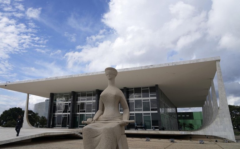 STF inicia julgamento de Jair Bolsonaro e aliados por tentativa de golpe de Estado