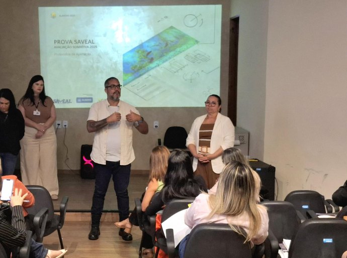 Seduc promove capacitação para aplicação da prova Saveal 2025