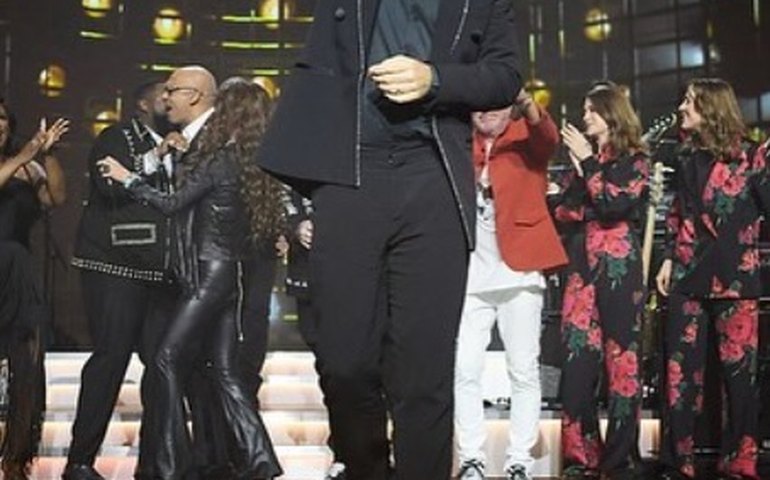 Jon Bon Jovi revela incerteza sobre voltar a realizar turnês após cirurgia