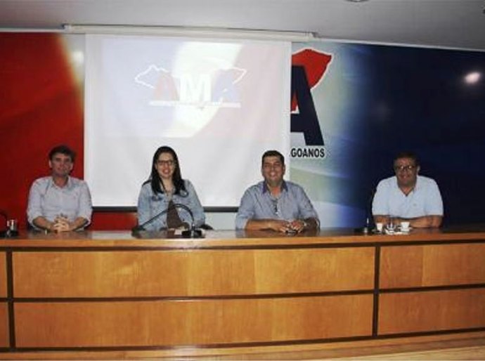 Prefeitos integrantes do Conisul participam de assembleia geral na AMA