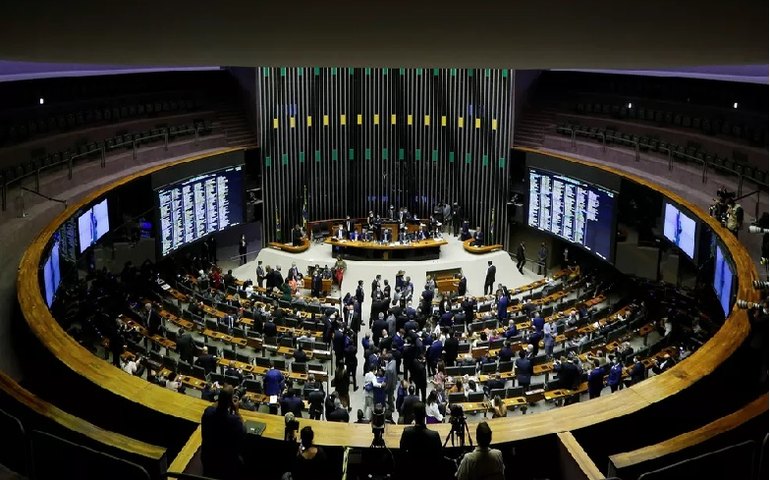 Câmara começa debate sobre PEC da Transição