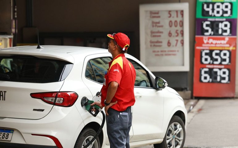 Governo quer converter receitas extras com petróleo em desonerações