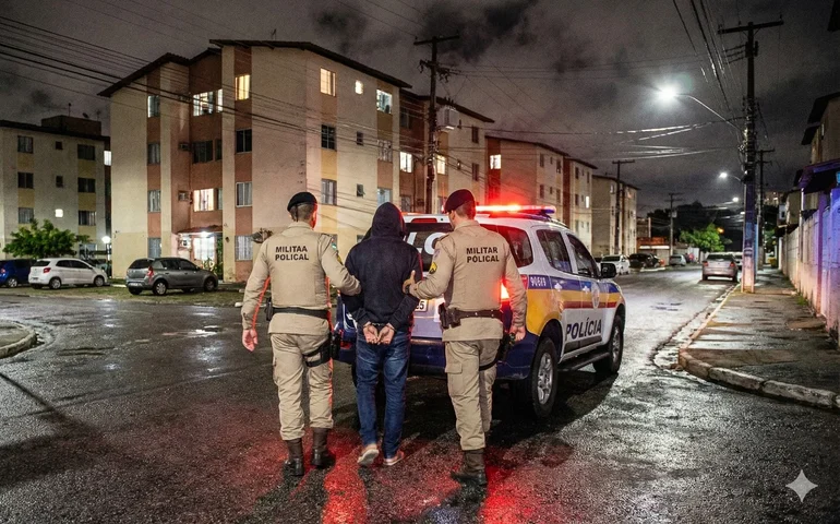 Homem é preso após exigir R$ 10 mil para não divulgar fotos íntimas em Maceió