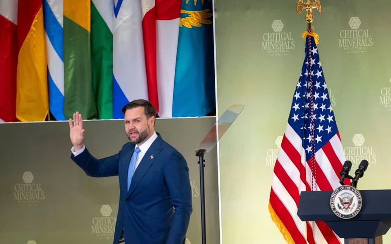 'A bola está com Teerã', diz vice-presidente dos EUA após negociações com representantes do Irã