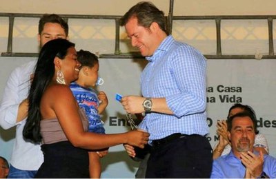 Ministro Marx Beltrão entrega casas Minha Casa Minha Vida na Barra de Santo Antônio