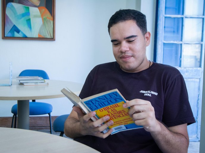 Biblioteca Pública Estadual Graciliano Ramos participa de campanha internacional de leitura