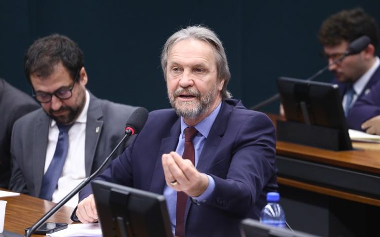 Comissão aprova tratamento distinto a universitário com mandato em entidade estudantil