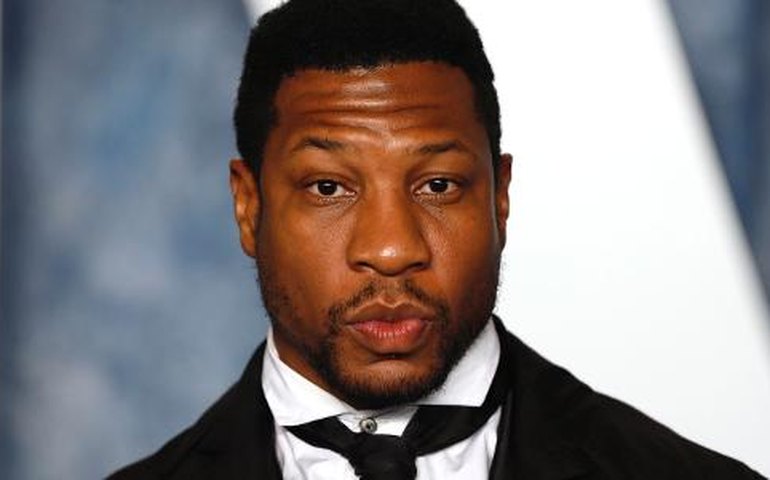 Culpado em caso de agressão, Jonathan Majors se livra de prisão e vai passar por 'aconselhamento'