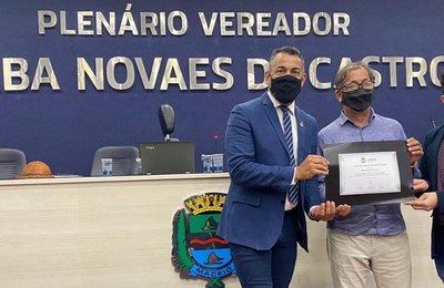 Criador do projeto Fusca Literário recebe comenda Graciliano Ramos