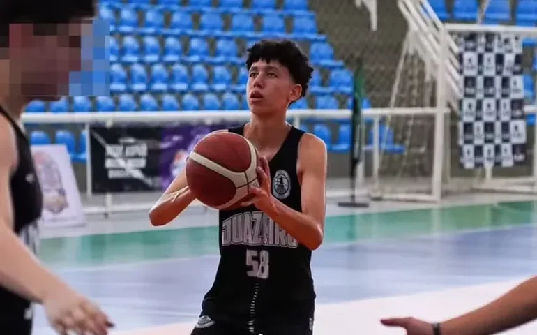 Jovem alagoano de 15 anos está entre os mortos em acidente com ônibus de time de basquete no Ceará