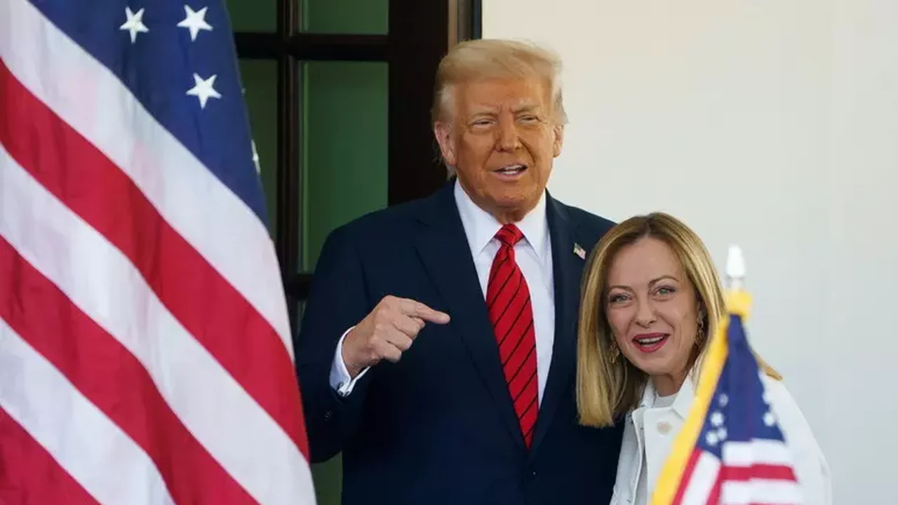 Trump diz que Meloni 'implorou' para tirar foto com ele no G7