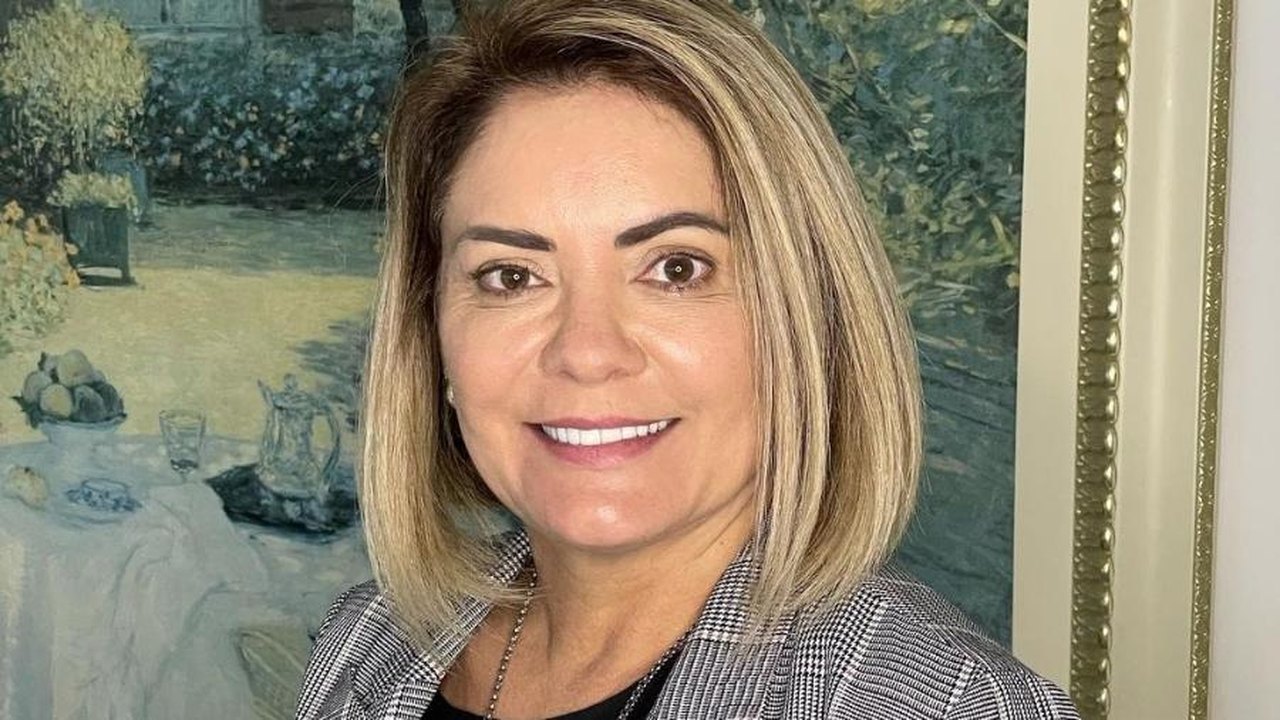 Ex-mulher de Bolsonaro declara casa de R$ 829 mil avaliada em R$ 3,2 mi, diz site