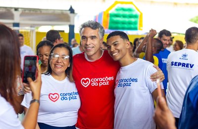 Rafael Brito participa da primeira edição do “Corações da Paz nas Escolas” e destaca força da comunidade na prevenção à violência