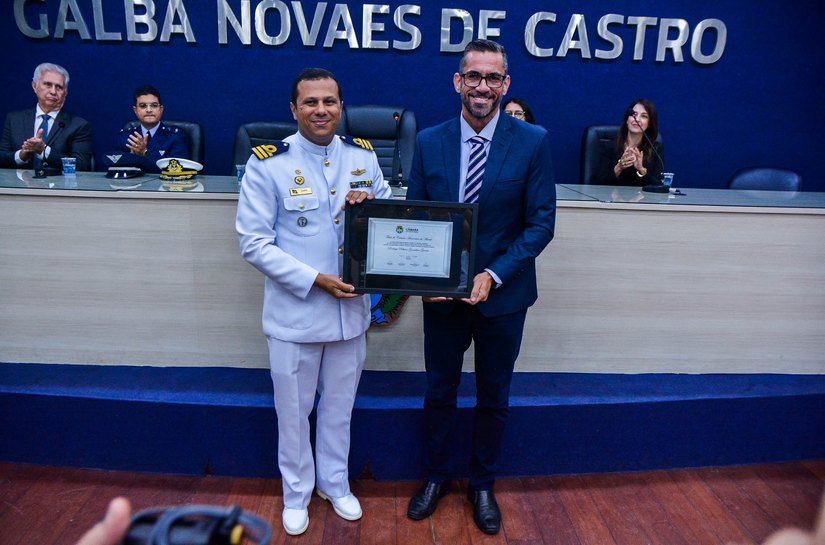Câmara entrega Título de Cidadão Honorário de Maceió ao capitão Rodrigo Garcia