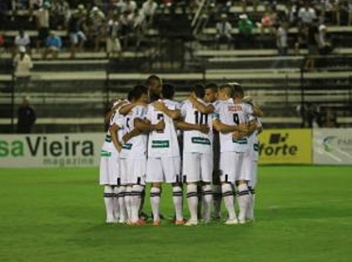 Técnico Betinho relaciona 19 jogadores para a partida contra o Genus