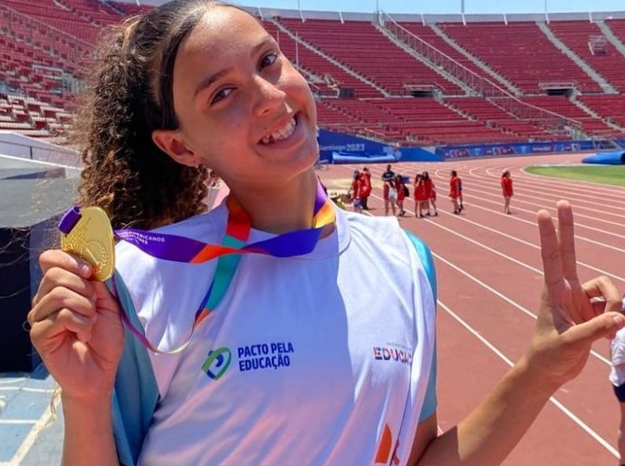 Estudante e atleta coruripense Maiza da Silva é campeã sul-americana