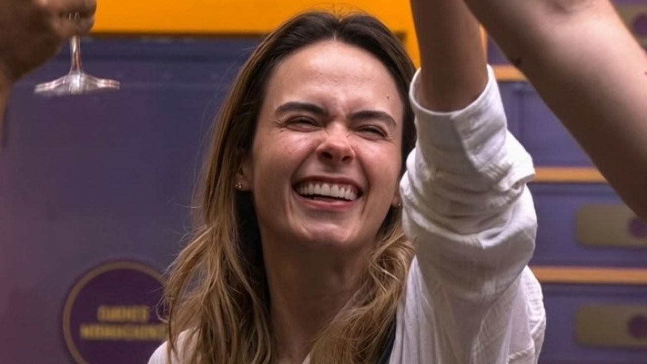 Ana Paula Renault celebra contrato com a Globo: 'Minha essência vai junto'