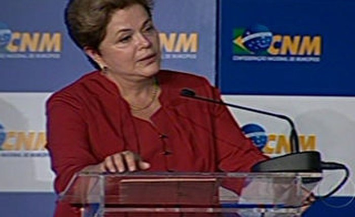 Divisão dos royalties de petróleo gera polêmica entre Dilma e prefeitos