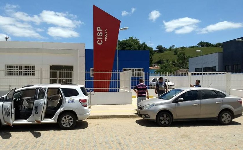 Jovem é preso com moto roubada durante blitz na AL-210