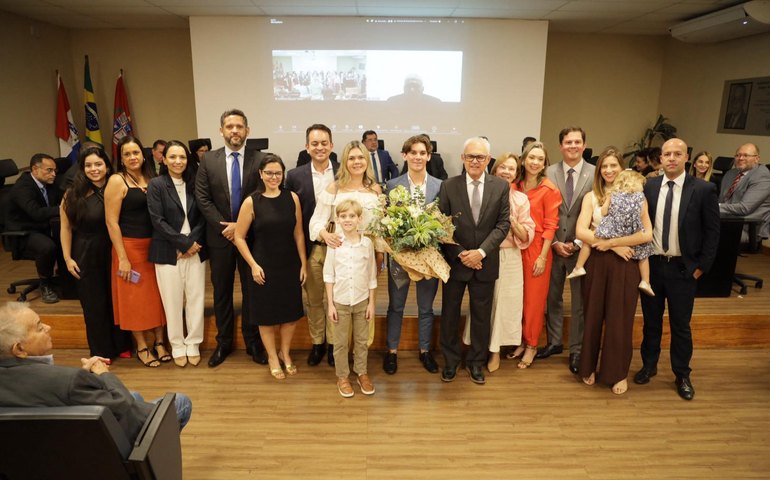 Procurador Marcus Méro é homenageado em sessão do Colégio de Procuradores; ele deixa o MPAL em função de sua aposentadoria