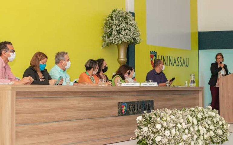 Fórum debate desafios enfrentados pelos profissionais de saúde durante a pandemia