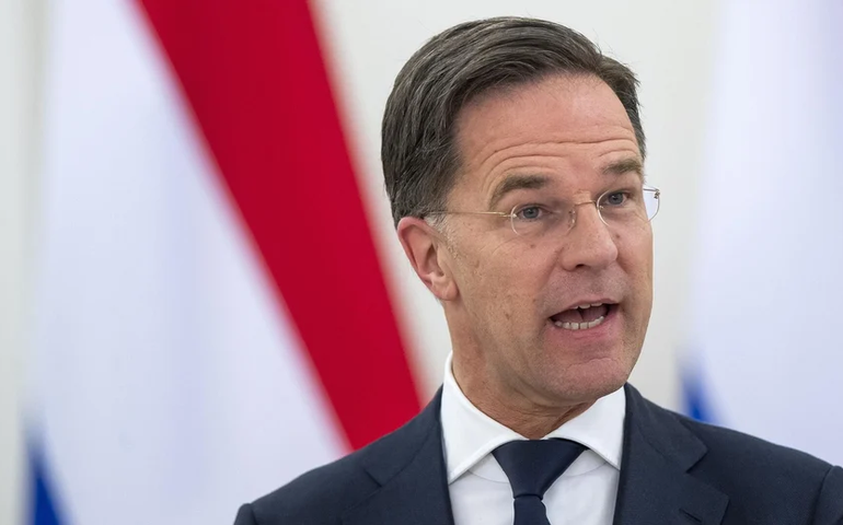 Chefe da Otan diz à 'BBC' que Zelenski precisa encontrar maneira de restaurar relação com Trump