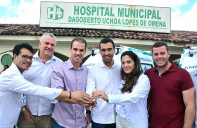 Prefeitura de Murici entrega duas novas ambulâncias e reforça a frota do hospital local