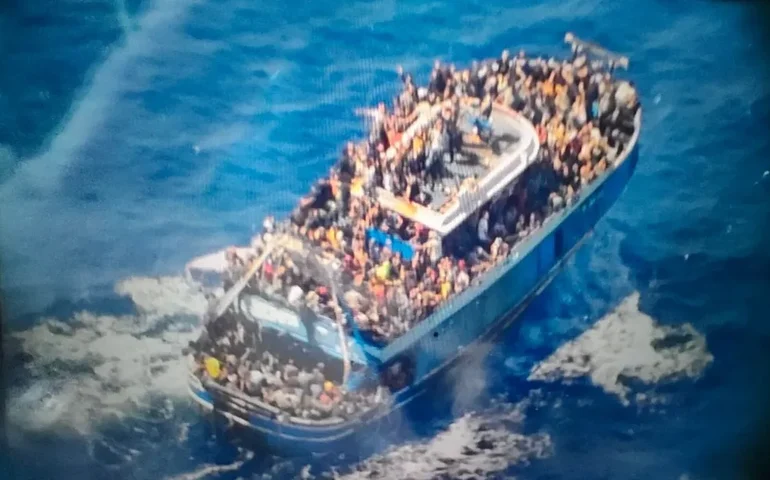 Navio humanitário salva dezenas de migrantes de naufrágio no Mediterrâneo