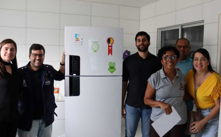 Escolas da rede municipal de ensino continuam recebendo novos eletrodomésticos