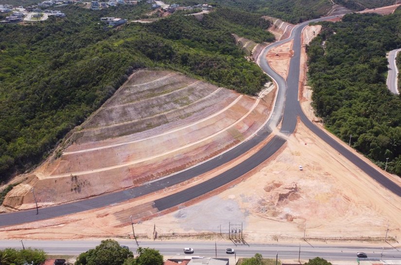 Tecnologia japonesa de resistência do solo aumenta estabilidade na obra na Rodovia AL-1O2 Norte