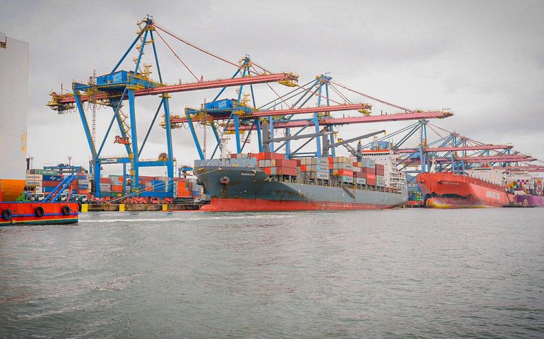 PF e Marinha apreendem cerca de 100 kg de cocaína em casco de navio