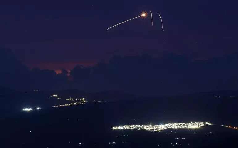 Israel é alvo de terceira onda de ataque do Irã