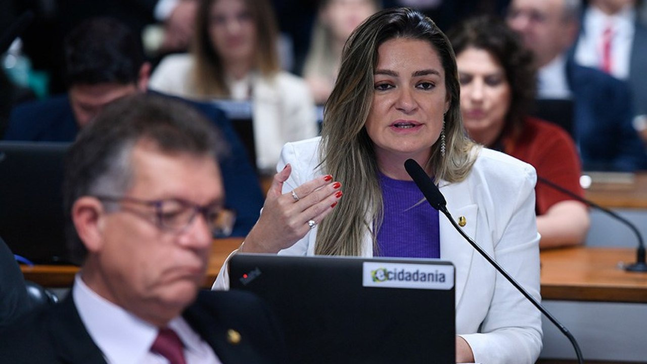 CAE adia para quarta a votação sobre igualdade salarial entre homem e mulher