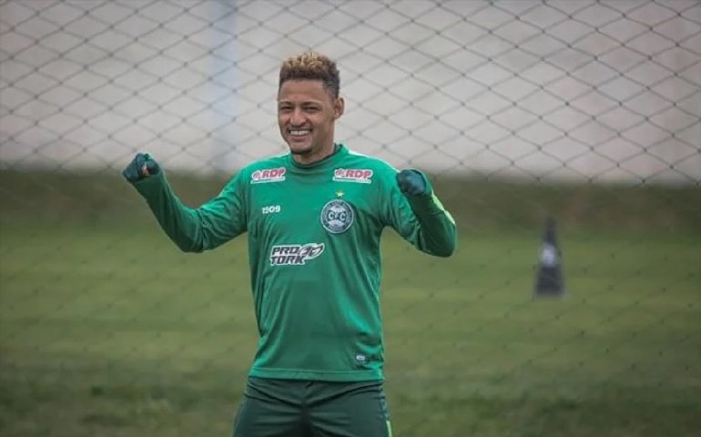 Guarani oficializa contratação do atacante Neilton, ex-São Paulo e ex-Santos