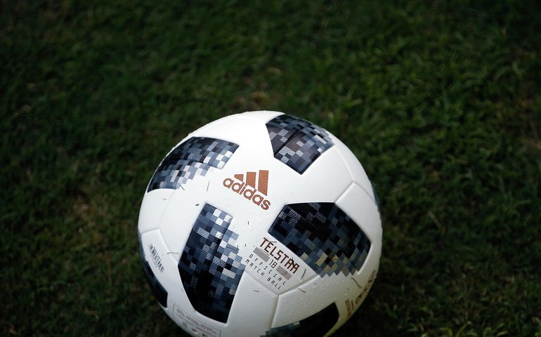 Quais países e territórios fazem parte da FIFA, mas não da ONU?